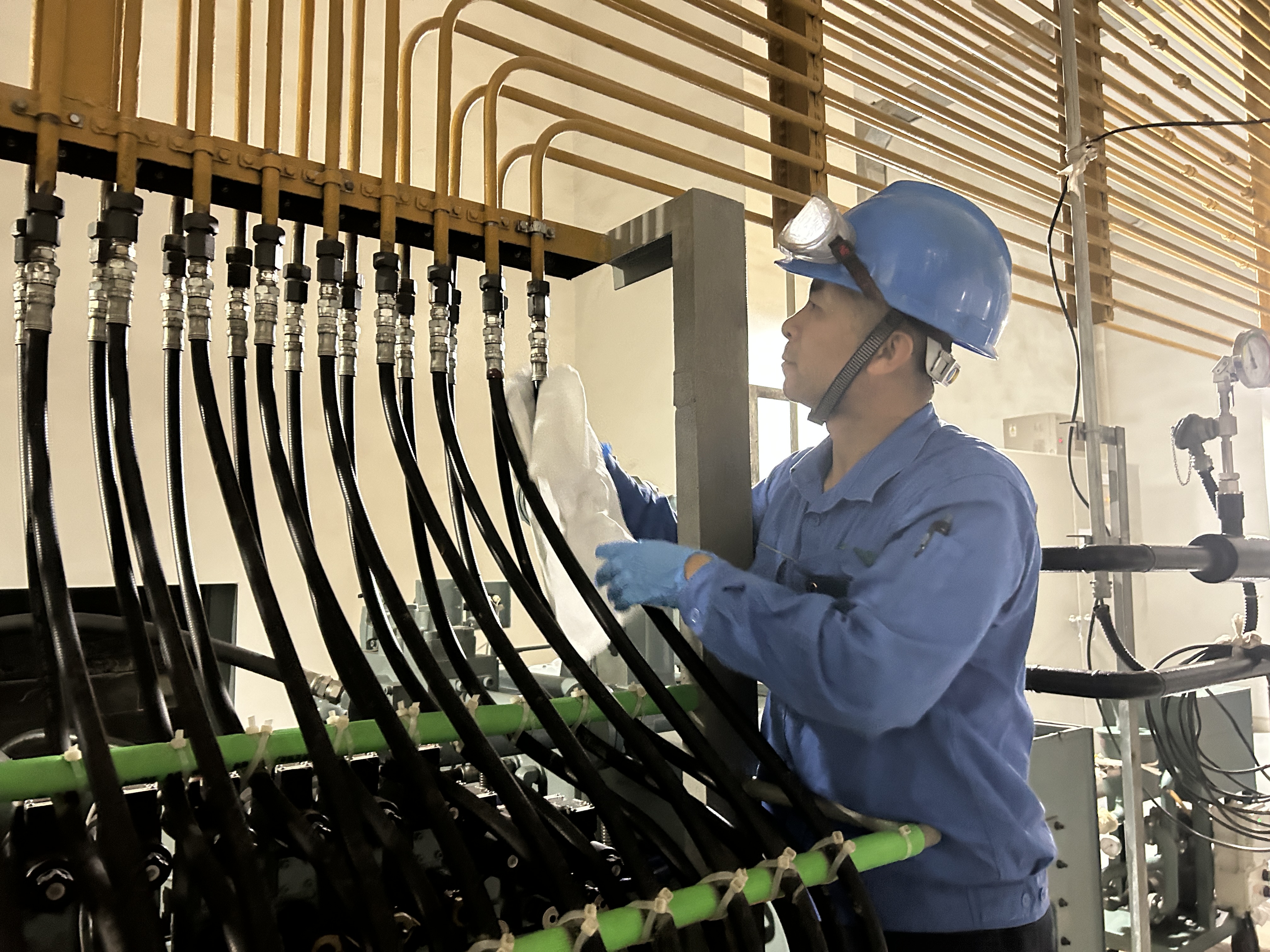 劳动创造美好生活 | 致敬今年会劳动榜样